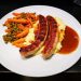 Bratwurst mit Kartoffelpüree und Gemüse